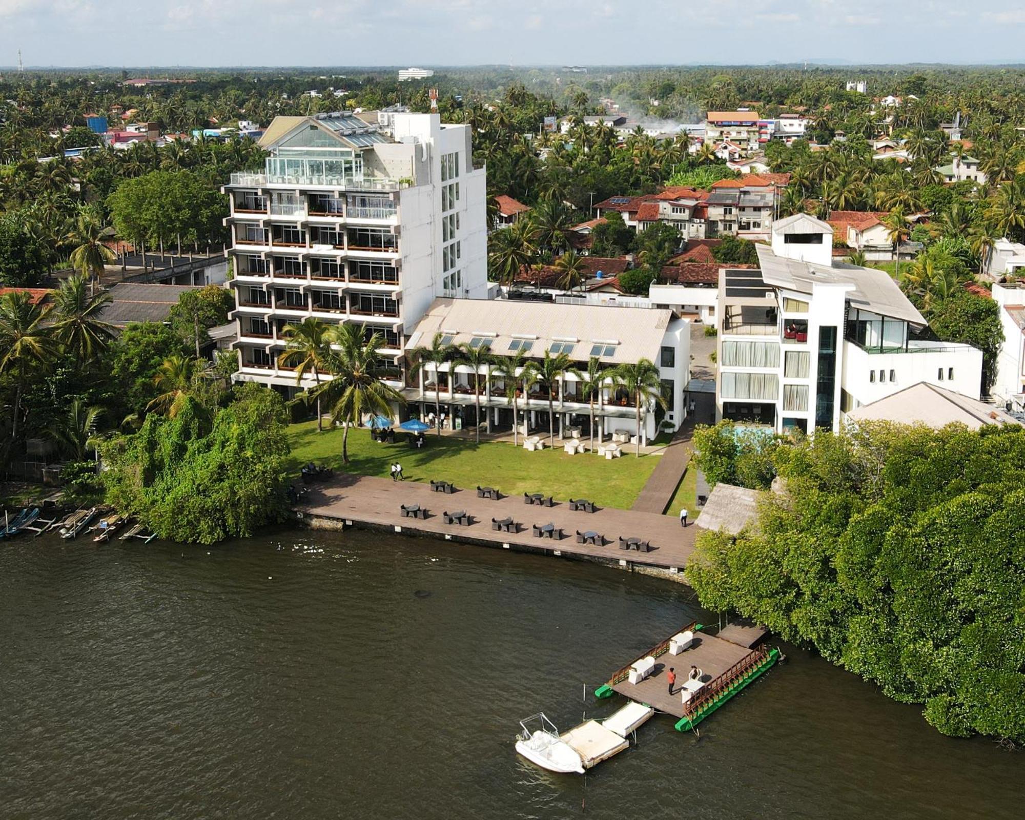 Amagi Aria Airport Transit Hotel Negombo Buitenkant foto